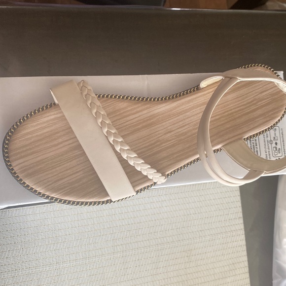 Sandals - Picture 1 of 2